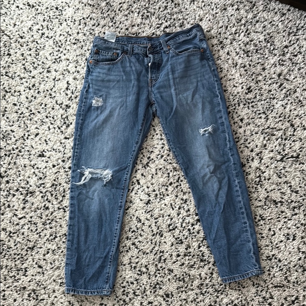 LEVIS 501 Distressed Blue Jeans - size 29